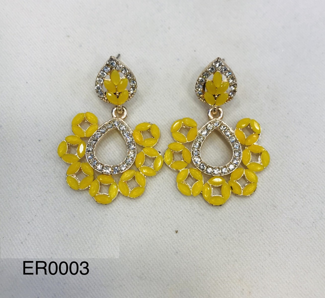 /2022/12/earing-er-0003-yellow-image1.jpeg