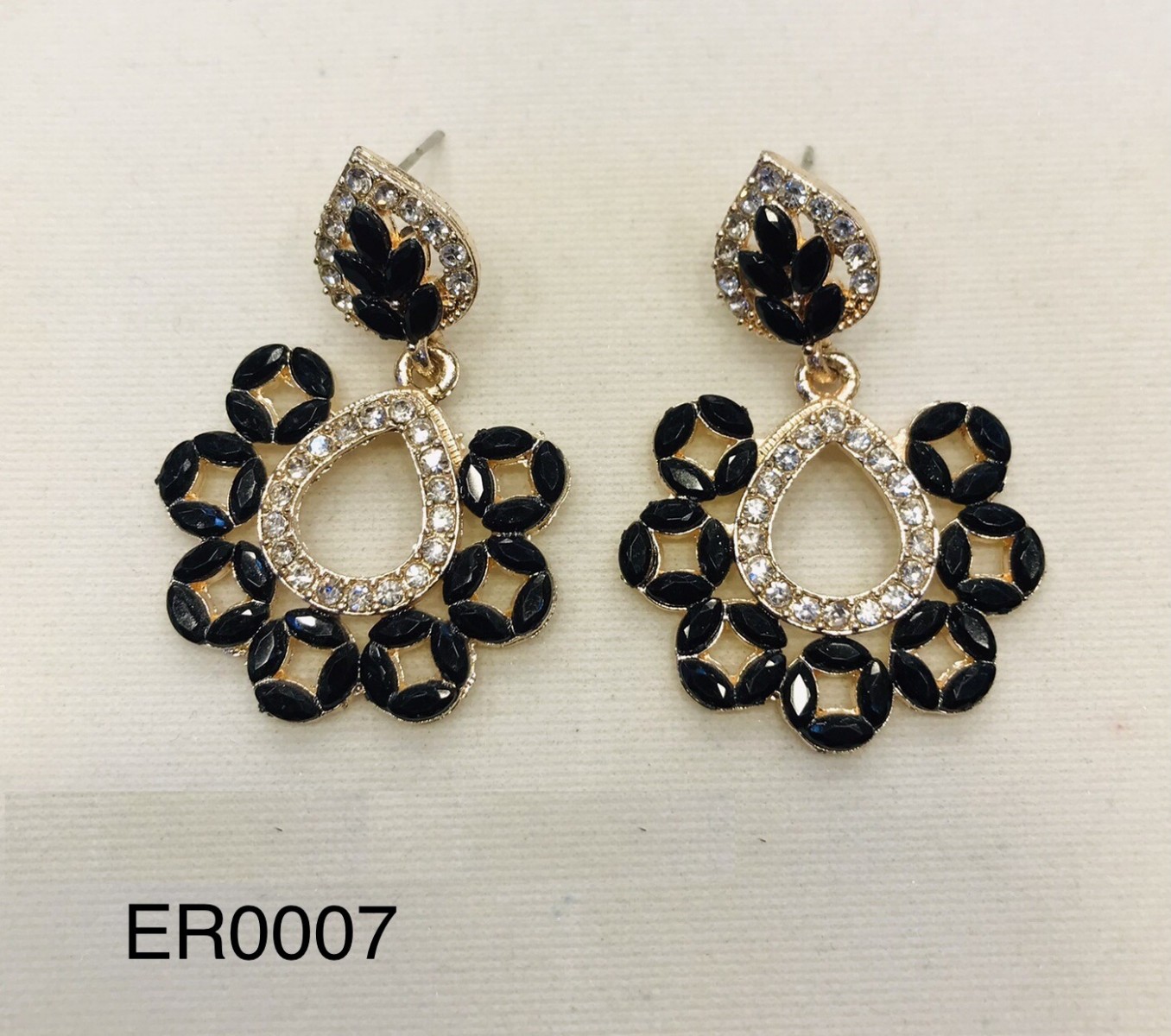/2022/12/earing-er-0007-black-image1.jpeg