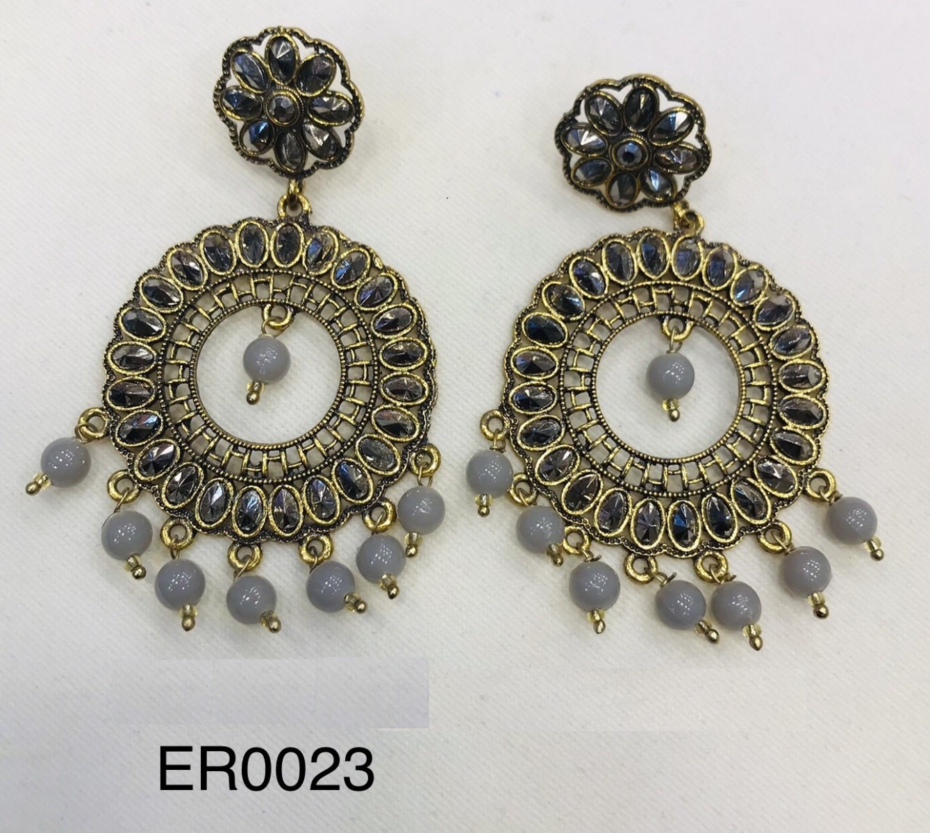 /2022/12/earing-er-0023-grey-round-image1.jpeg