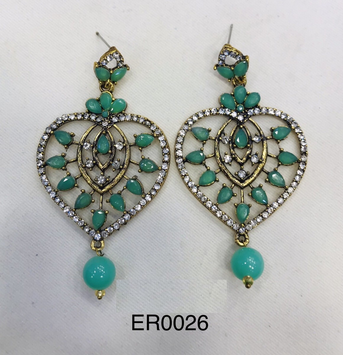 /2022/12/earing-er-0026-green-heart-image1.jpeg