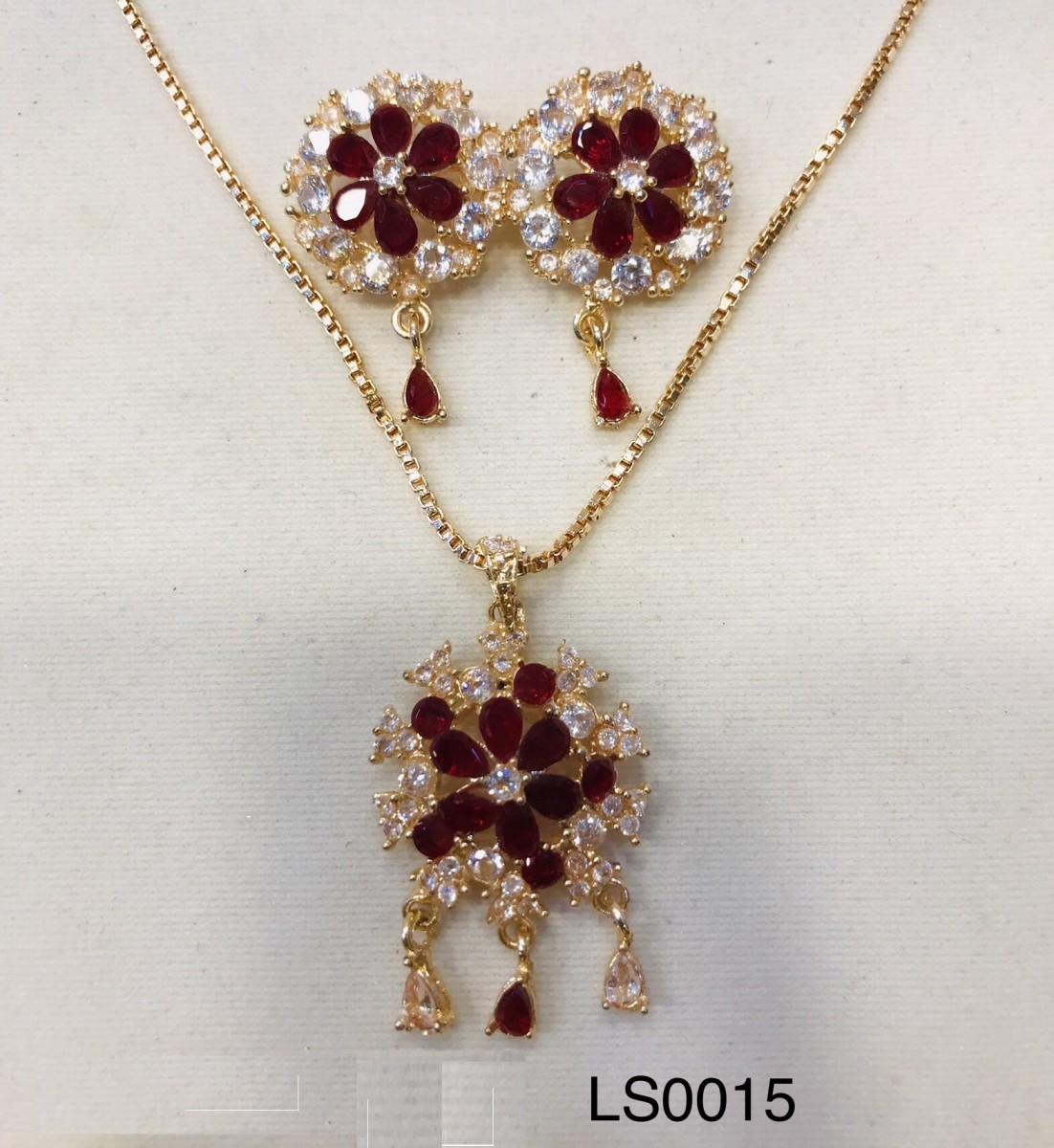 /2022/12/locket-set-red-flower-ls0015-image1.jpeg