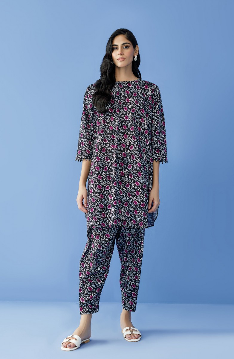 /2024/02/orient-unstitched-2-piece-printed-khaddar-shirt-and-khaddar-pant--colour:-black--collection:-winter-print-edit23--design-code:-nrds-23-201u-black-image1.jpeg