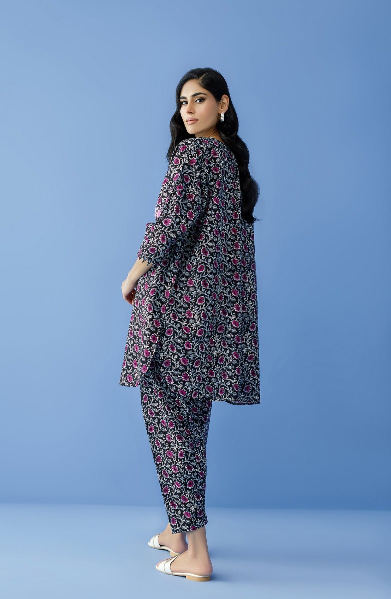 /2024/02/orient-unstitched-2-piece-printed-khaddar-shirt-and-khaddar-pant--colour:-black--collection:-winter-print-edit23--design-code:-nrds-23-201u-black-image2.jpeg